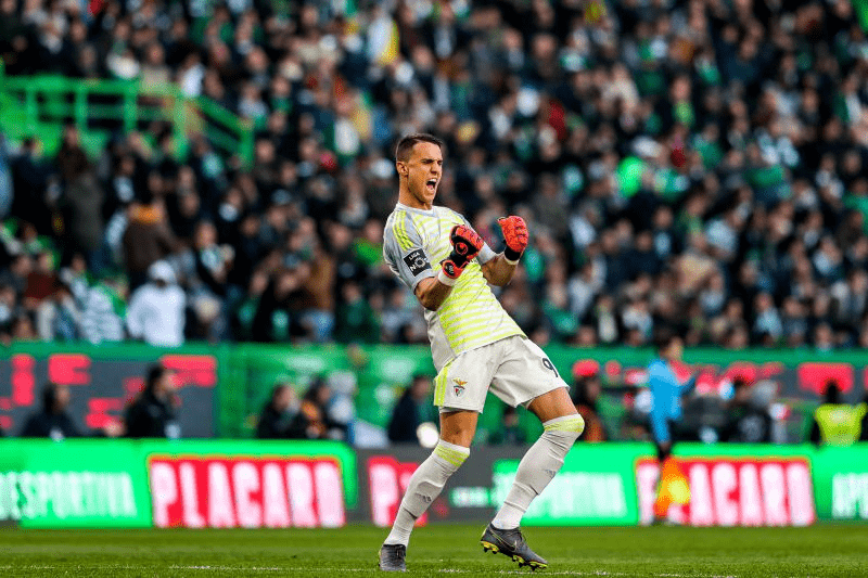  弗赖堡主席承诺加大投入，力争欧冠资格  